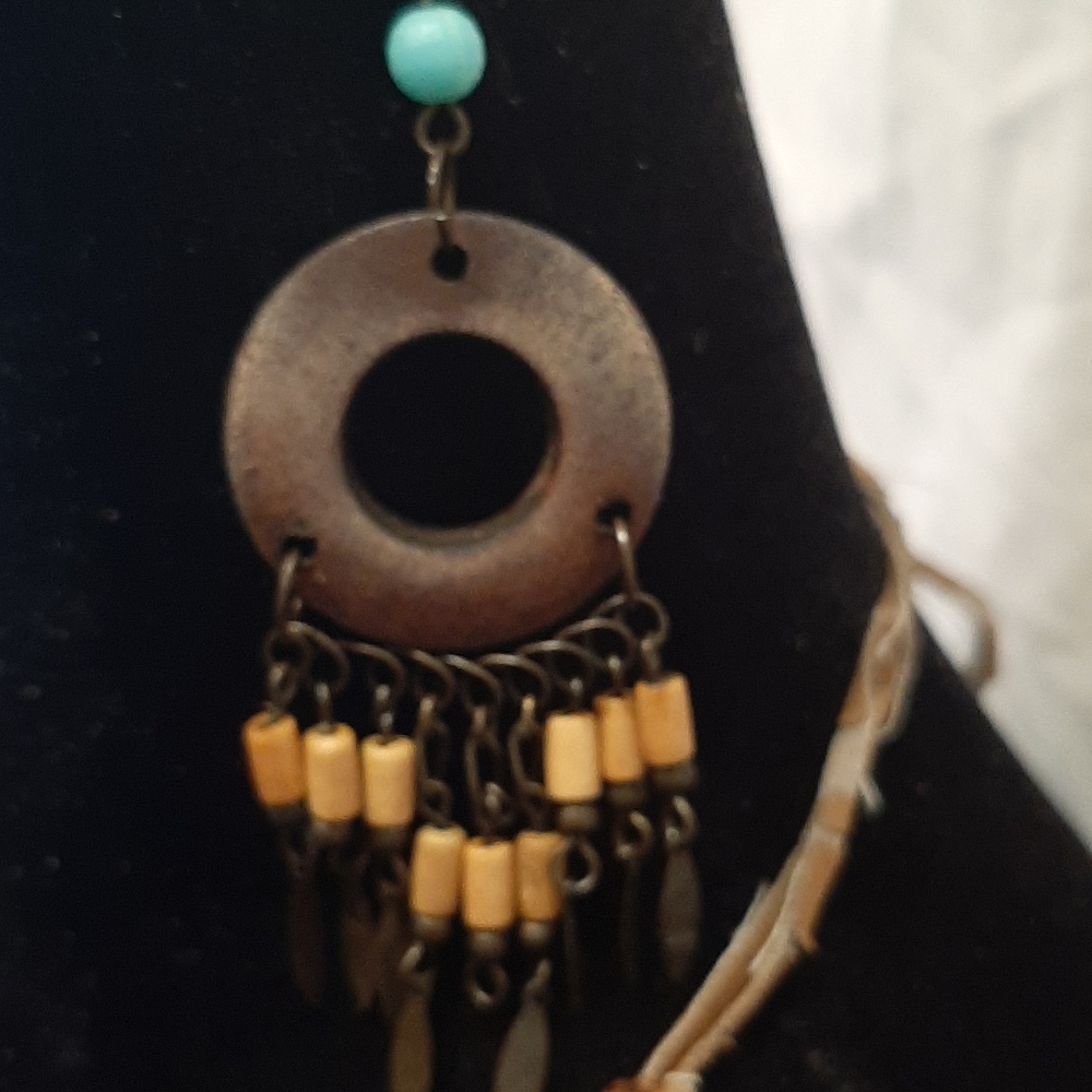 Jewelry - Picture 3 of 4